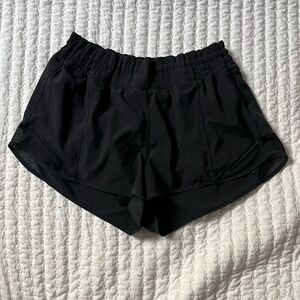 Lululemon Hotty Hot 2.5 high rise shorts size 10. EUC.